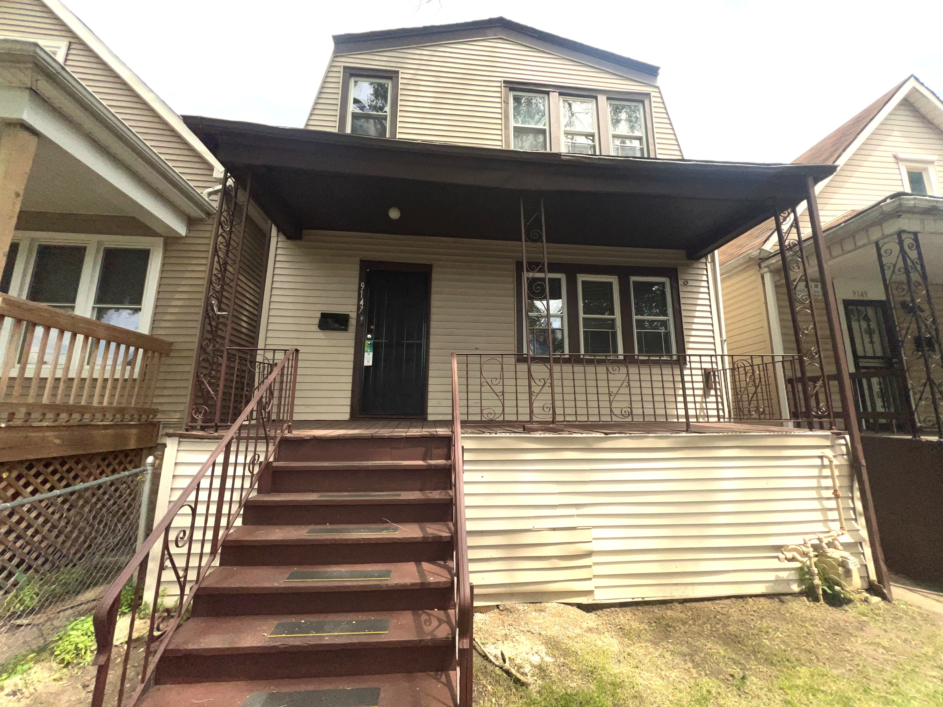 9147 S. Woodlawn Ave